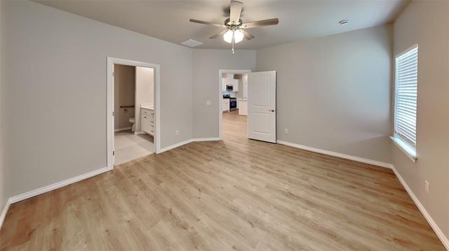 6941 Labelle Drive, Warr Acres, OK 73132