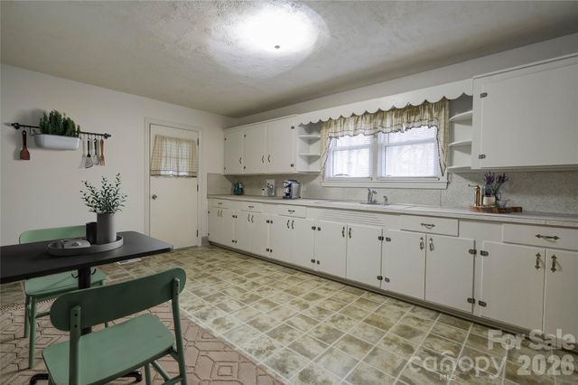 714 Linwood Road, Kings Mountain, NC 28086