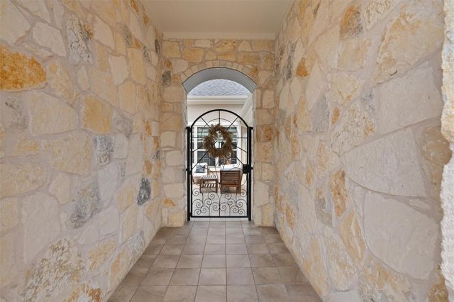 2700 War Wagon WAY, Leander, TX 78641
