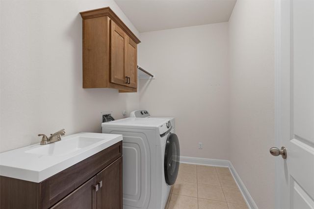2700 War Wagon WAY, Leander, TX 78641