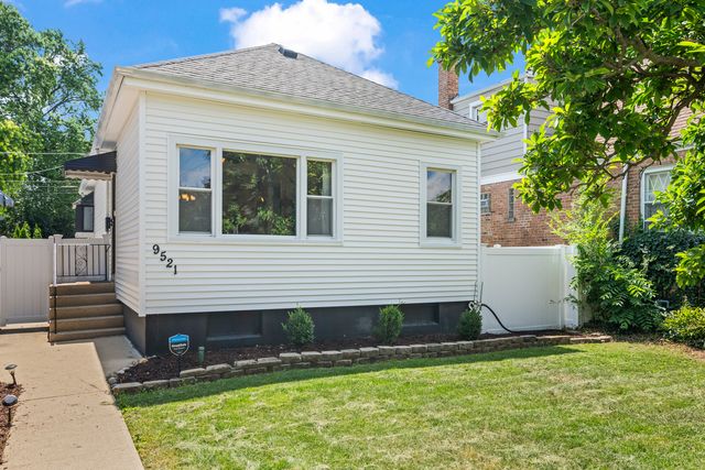 9521 Garfield Avenue, Brookfield, IL 60513