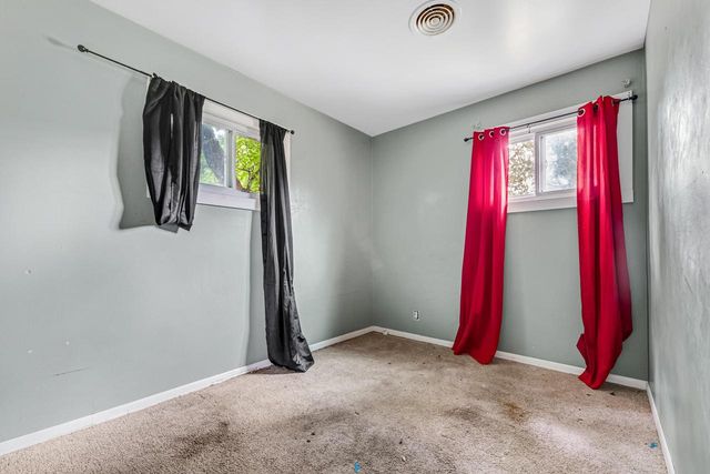 5500 N 60th STREET, Milwaukee, WI 53218
