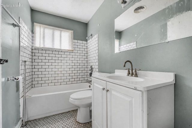5500 N 60th STREET, Milwaukee, WI 53218