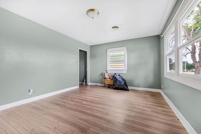 5500 N 60th STREET, Milwaukee, WI 53218