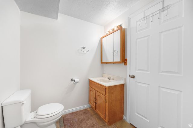 2232 E LONE EAGLE LN, Sandy, UT 84092