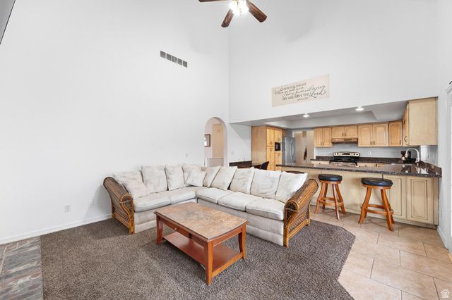 2232 E LONE EAGLE LN, Sandy, UT 84092