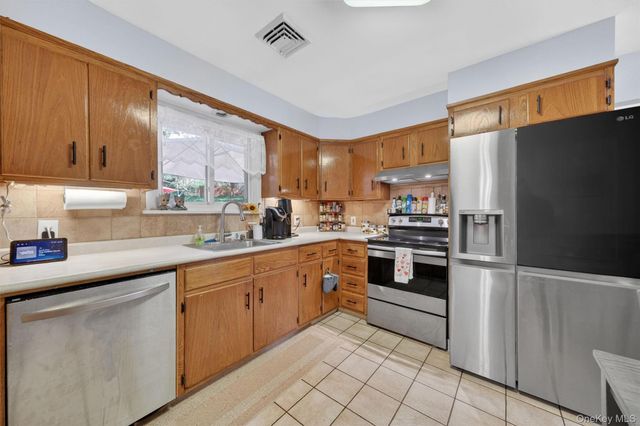 18 Patti Place, Hopewell Junction, NY 12533