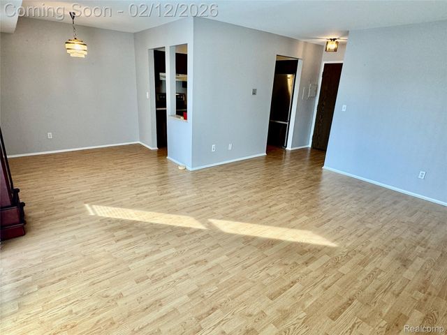 30515 W 14 Mile Road 37, Farmington Hills, MI 48334