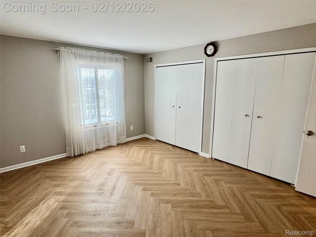 30515 W 14 Mile Road 37, Farmington Hills, MI 48334