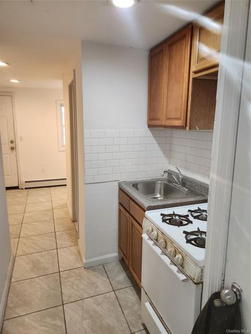 459 S 5th Avenue, Mount Vernon, NY 10550