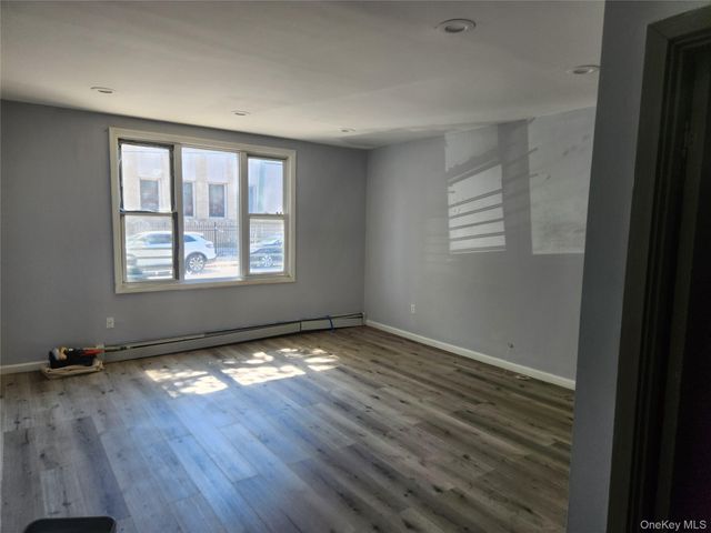 459 S 5th Avenue, Mount Vernon, NY 10550