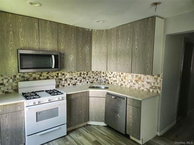 459 S 5th Avenue, Mount Vernon, NY 10550