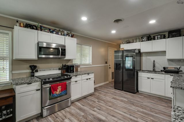 1509 DOUGLAS DRIVE, Iowa Park, TX 76367