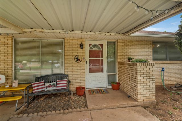 1509 DOUGLAS DRIVE, Iowa Park, TX 76367