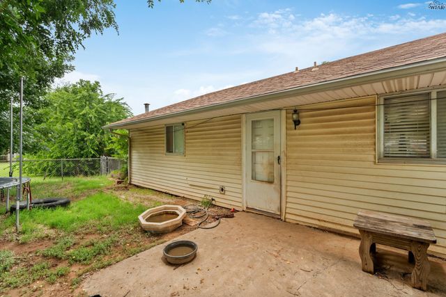 1509 DOUGLAS DRIVE, Iowa Park, TX 76367