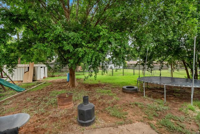 1509 DOUGLAS DRIVE, Iowa Park, TX 76367