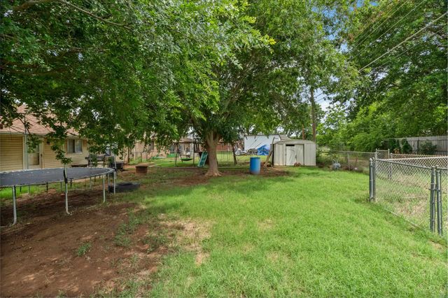 1509 DOUGLAS DRIVE, Iowa Park, TX 76367