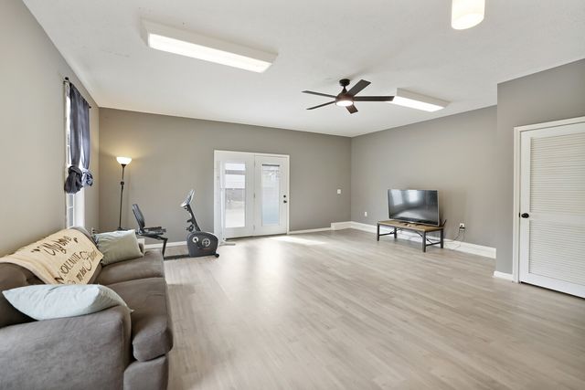 407 Ranch Rd, Portland, TN 37148