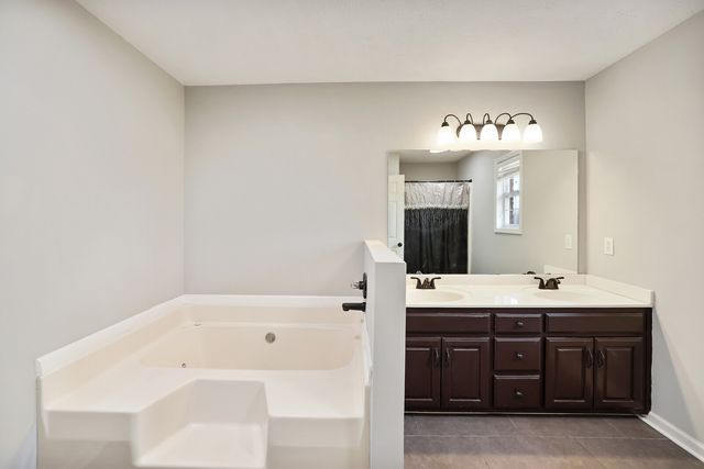407 Ranch Rd, Portland, TN 37148
