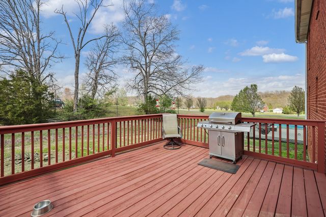 407 Ranch Rd, Portland, TN 37148