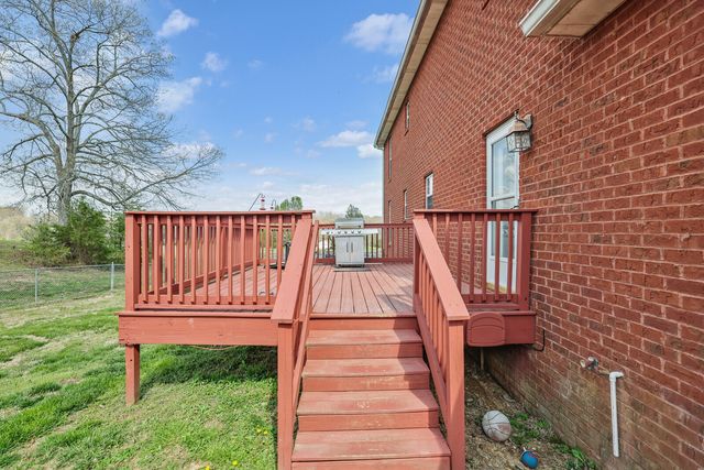 407 Ranch Rd, Portland, TN 37148