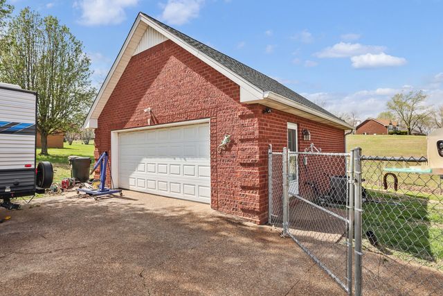 407 Ranch Rd, Portland, TN 37148