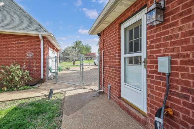407 Ranch Rd, Portland, TN 37148