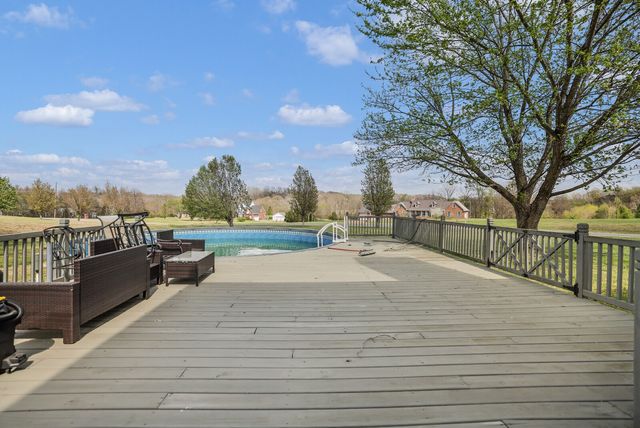 407 Ranch Rd, Portland, TN 37148
