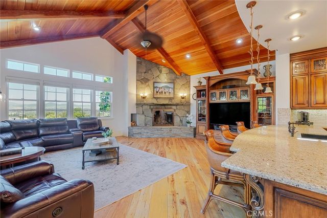 25532 Oak Meadow Drive, Valencia, CA 91381