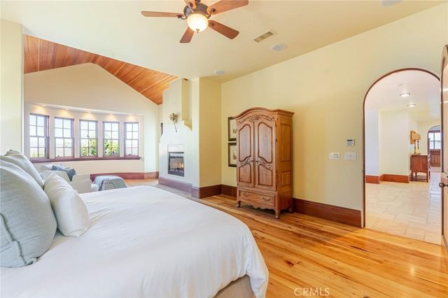 25532 Oak Meadow Drive, Valencia, CA 91381