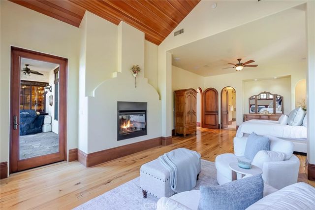 25532 Oak Meadow Drive, Valencia, CA 91381