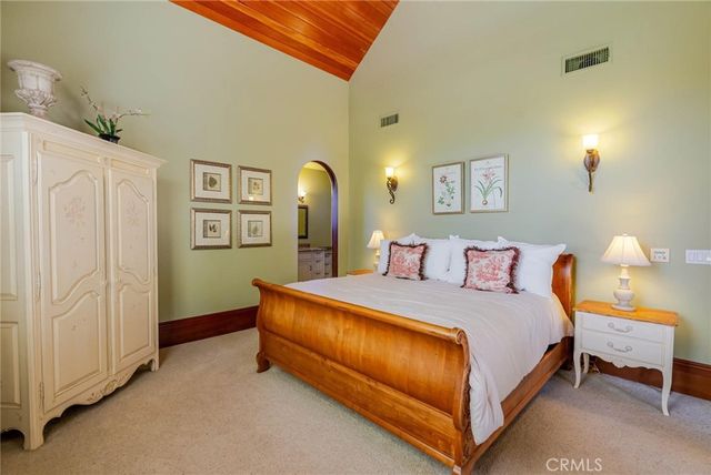 25532 Oak Meadow Drive, Valencia, CA 91381