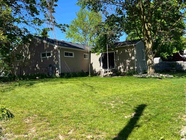 835 Southwood Dr Drive, Fenton, MI 48430