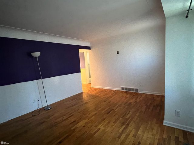 835 Southwood Dr Drive, Fenton, MI 48430