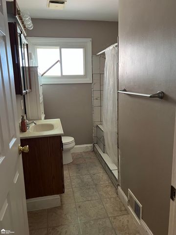835 Southwood Dr Drive, Fenton, MI 48430
