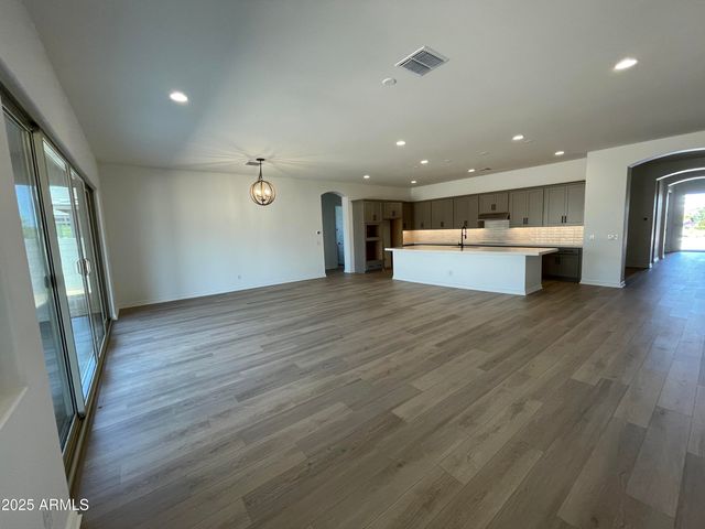 16162 W QUESTA Drive, Surprise, AZ 85387