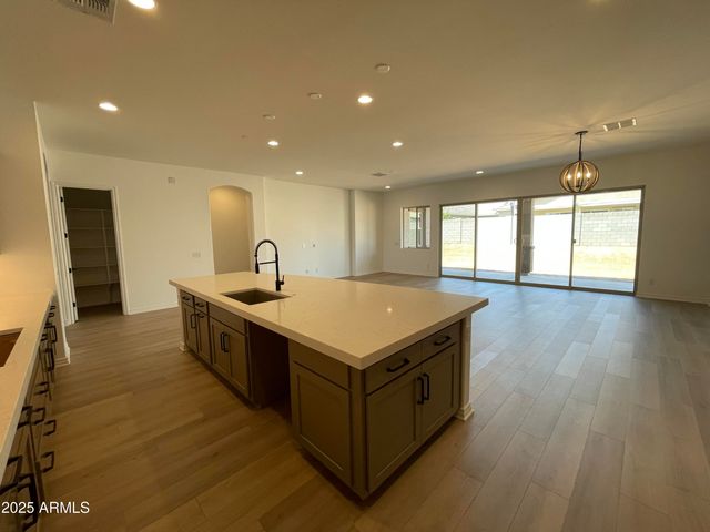 16162 W QUESTA Drive, Surprise, AZ 85387