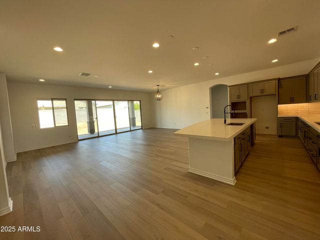 16162 W QUESTA Drive, Surprise, AZ 85387