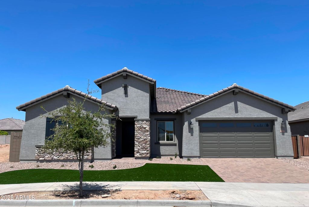 16162 W QUESTA Drive, Surprise, AZ 85387