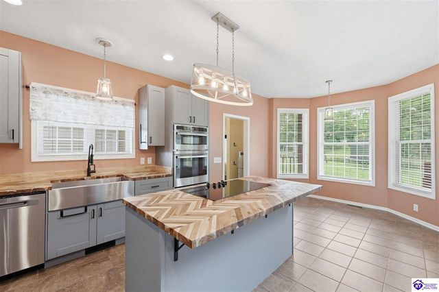 3562 Hardinsburg Road, Cecilia, KY 42724