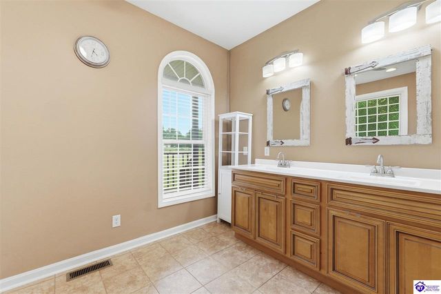 3562 Hardinsburg Road, Cecilia, KY 42724