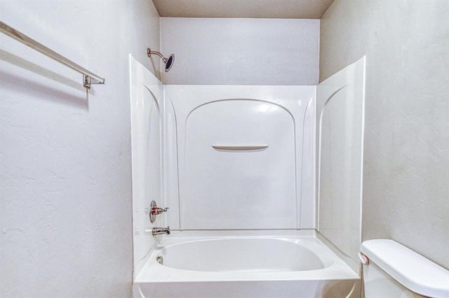 19108 Vea Drive, Edmond, OK 73012