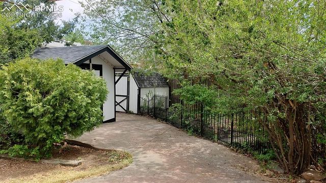 2720 Westwood Boulevard, Colorado Springs, CO 80918