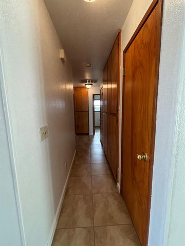 365 Foxmeadow Way, Los Banos, CA 93635