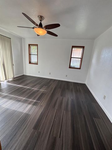 365 Foxmeadow Way, Los Banos, CA 93635