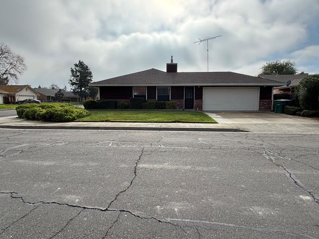 365 Foxmeadow Way, Los Banos, CA 93635