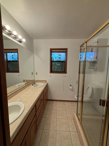 365 Foxmeadow Way, Los Banos, CA 93635