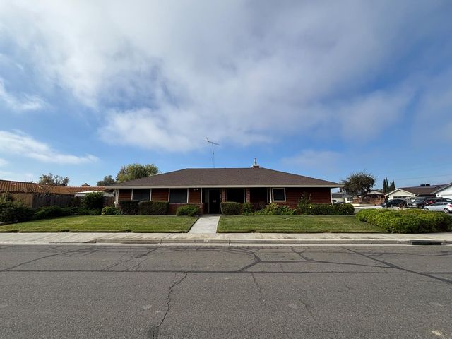 365 Foxmeadow Way, Los Banos, CA 93635