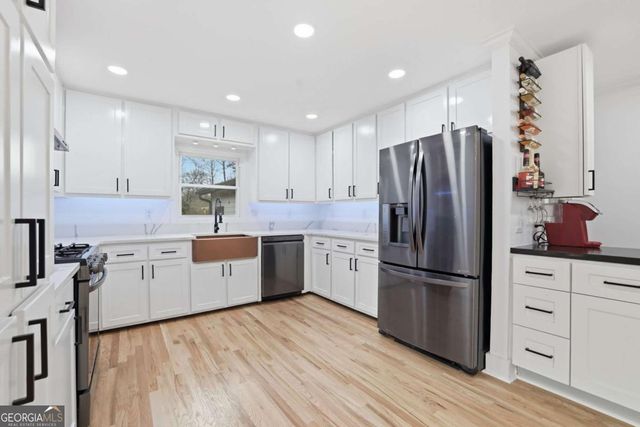 9785 La View Circle, Roswell, GA 30075