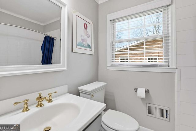 9785 La View Circle, Roswell, GA 30075